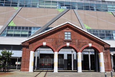 糸魚川駅アルプス口の赤レンガのモニュメント