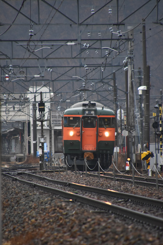 2023年2月19日撮影　しなの鉄道　625M　S3編成　湘南色　入れ換え中