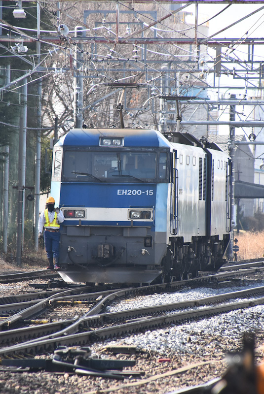 2023年3月11日撮影　南松本にて　東線貨物2080ﾚ　EH200-15号機　本線横断