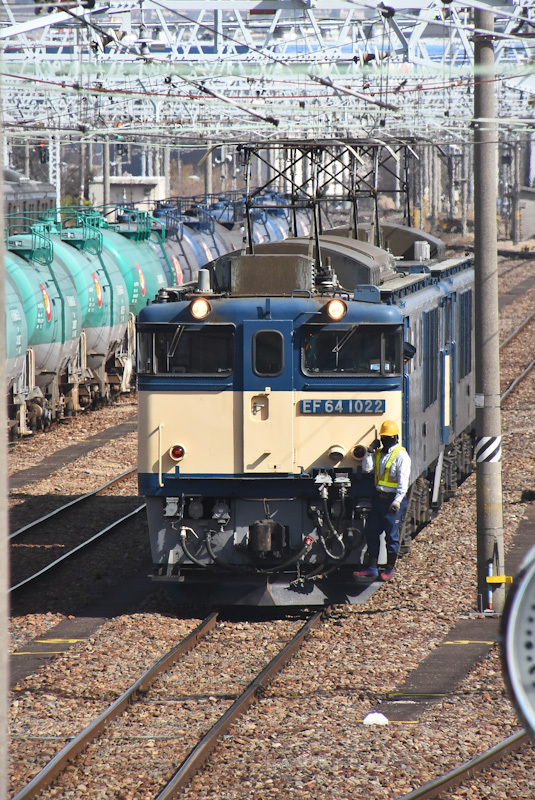 2023年3月11日撮影　南松本にて　西線貨物8084ﾚ　機回し　発車