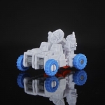 transformers-generations-selects-titan-class-guardian-robot-lunar-tread5.jpg