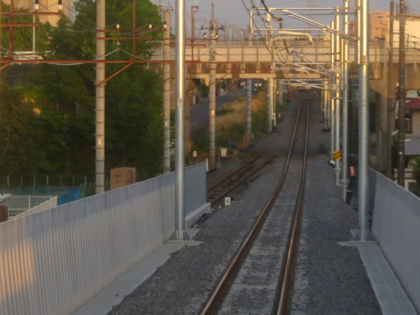 下り列車から見た野田市～梅郷間の地上接続地点。線路が直線に戻った。